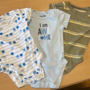 3 pk baby onesies